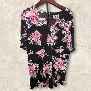 Torrid Babydoll Black Floral Short Sleeve Peplum Blouse Top Size 2 Stretchy